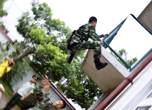 nEO_IMG_飞檐走壁.jpg