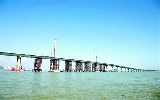 中铁大桥局参与建设的港珠澳大桥主体桥梁贯通