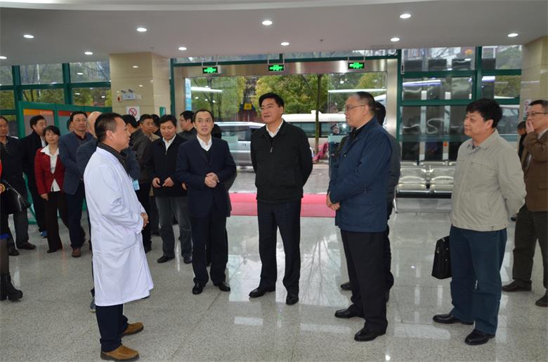 张光清副市长到五医院新民社区卫生服务中心开展调研工作