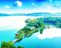 武汉东湖:水天一色 景色壮美